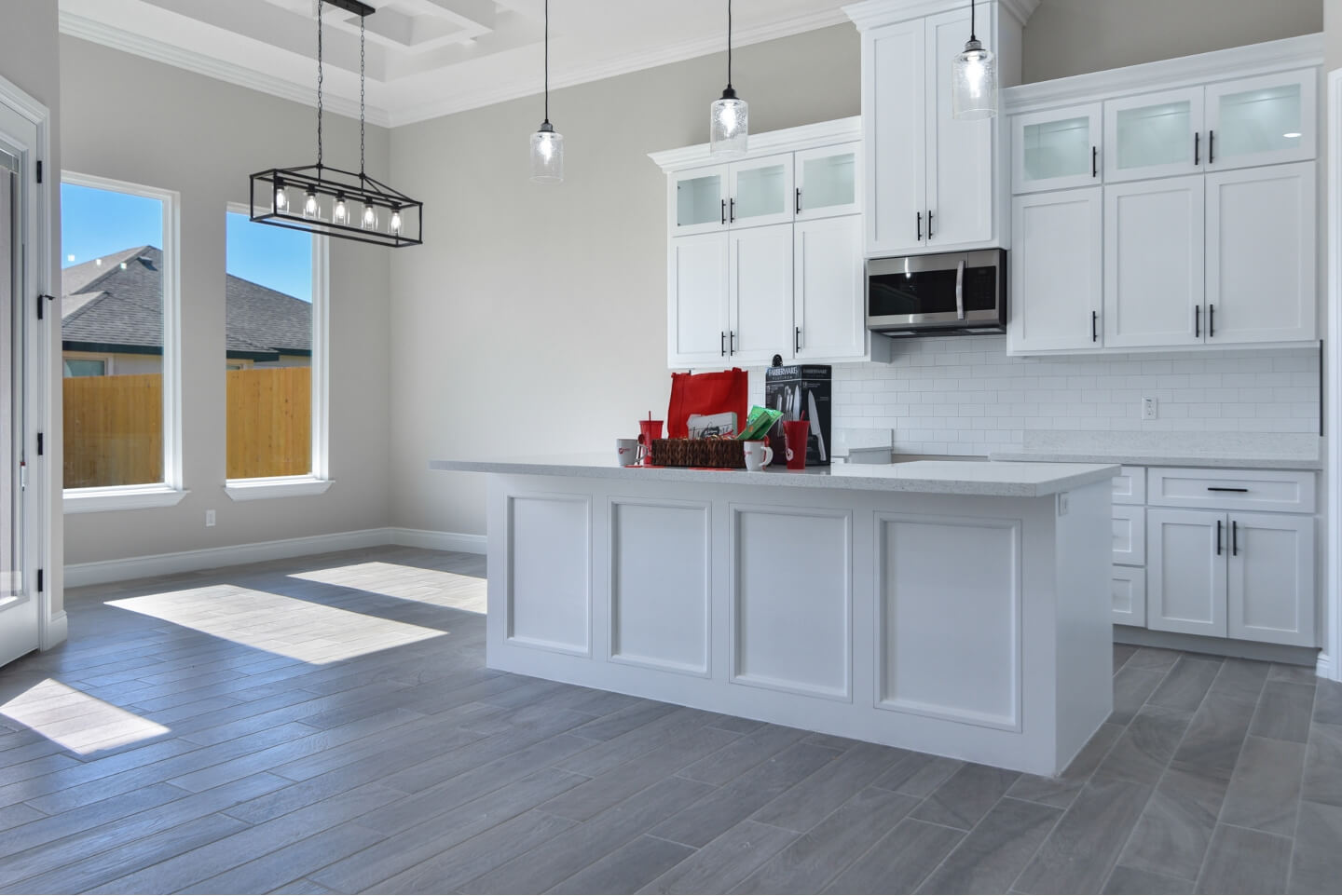 Residential Construction: Luxury Kitchen design by Guzman Construction in McAllen, Texas. 