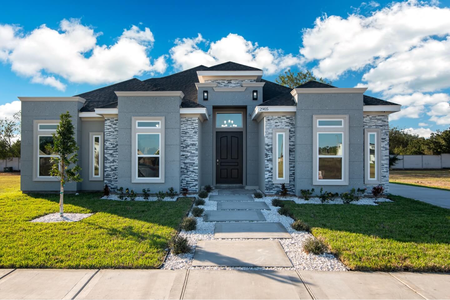 Custom Home by Guzman Construction. Residential Construction. House in McAllen, RGV Texas. 