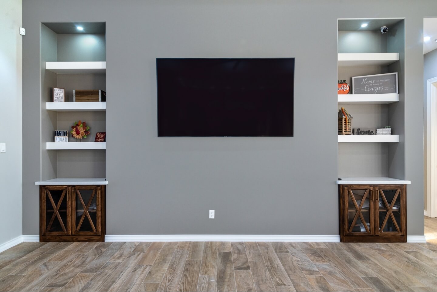 Room entertainment area design by Guzman by Construction. Residential and Commercial Construction. McAllen and Rio Grande Valley, Texas.