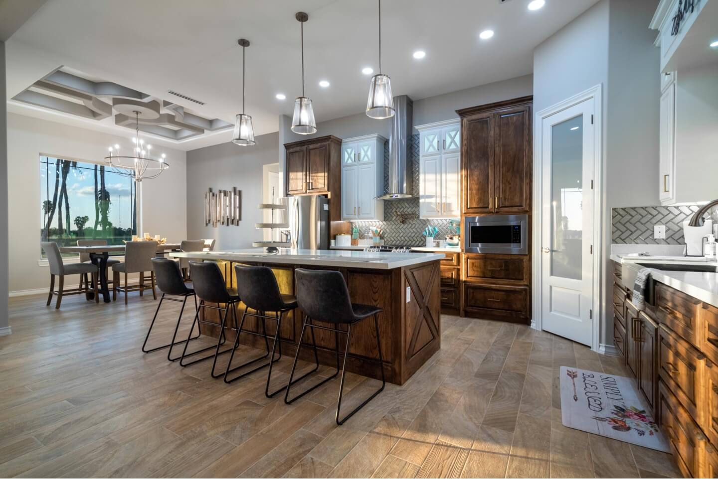 Luxury Kitchen with wood details by Guzman by Construction. Residential and Commercial Construction. McAllen and Rio Grande Valley, Texas. 
