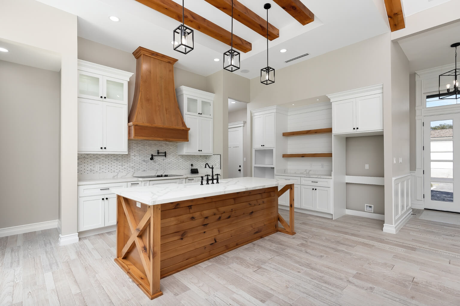 Luxury design kitchen. Guzman Constructions. Home building.
